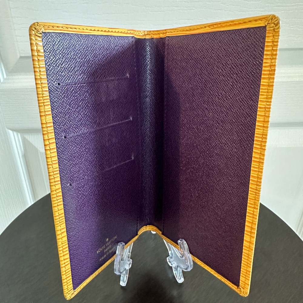 Louis Vuitton Tassil Epi Leather Long Wallet / Checkbook Cover – Authentic – EUC - Picture 7 of 14